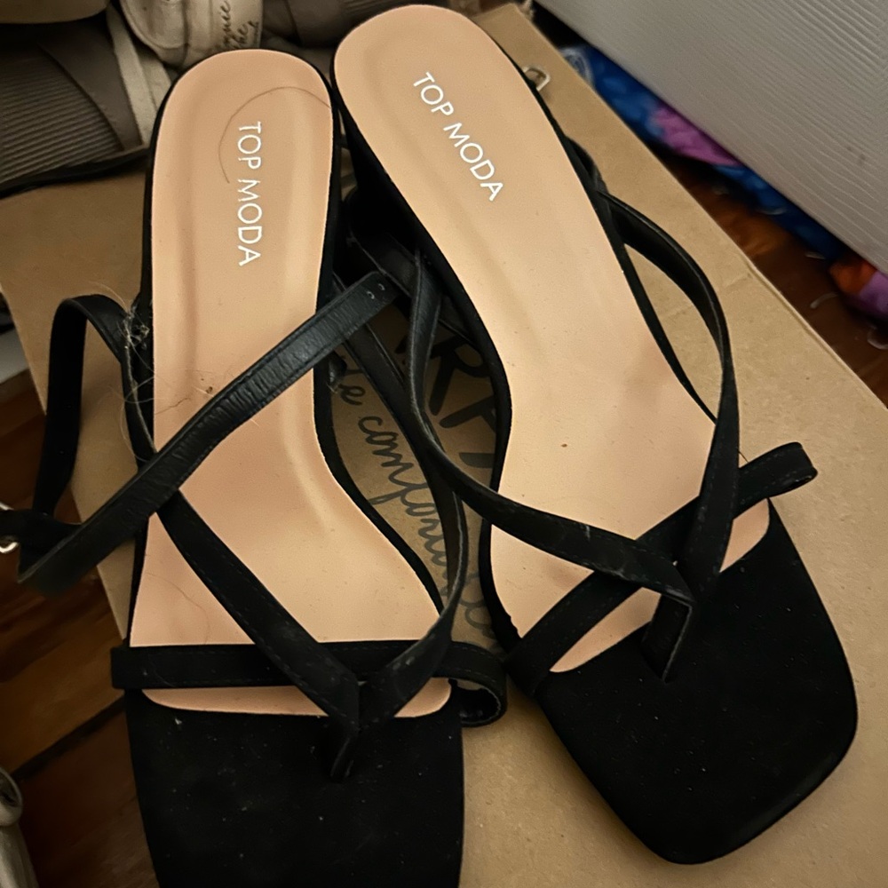 Top Moda Women's Black Strappy Sandals